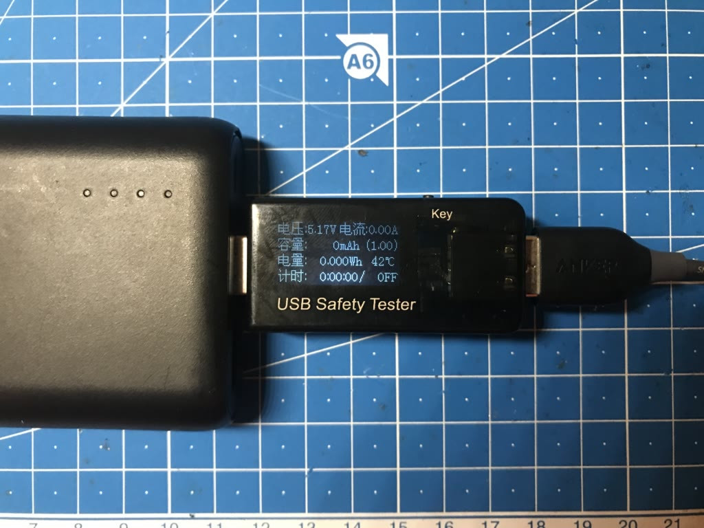 Víceúčelový detektor USB zařízení J7-t